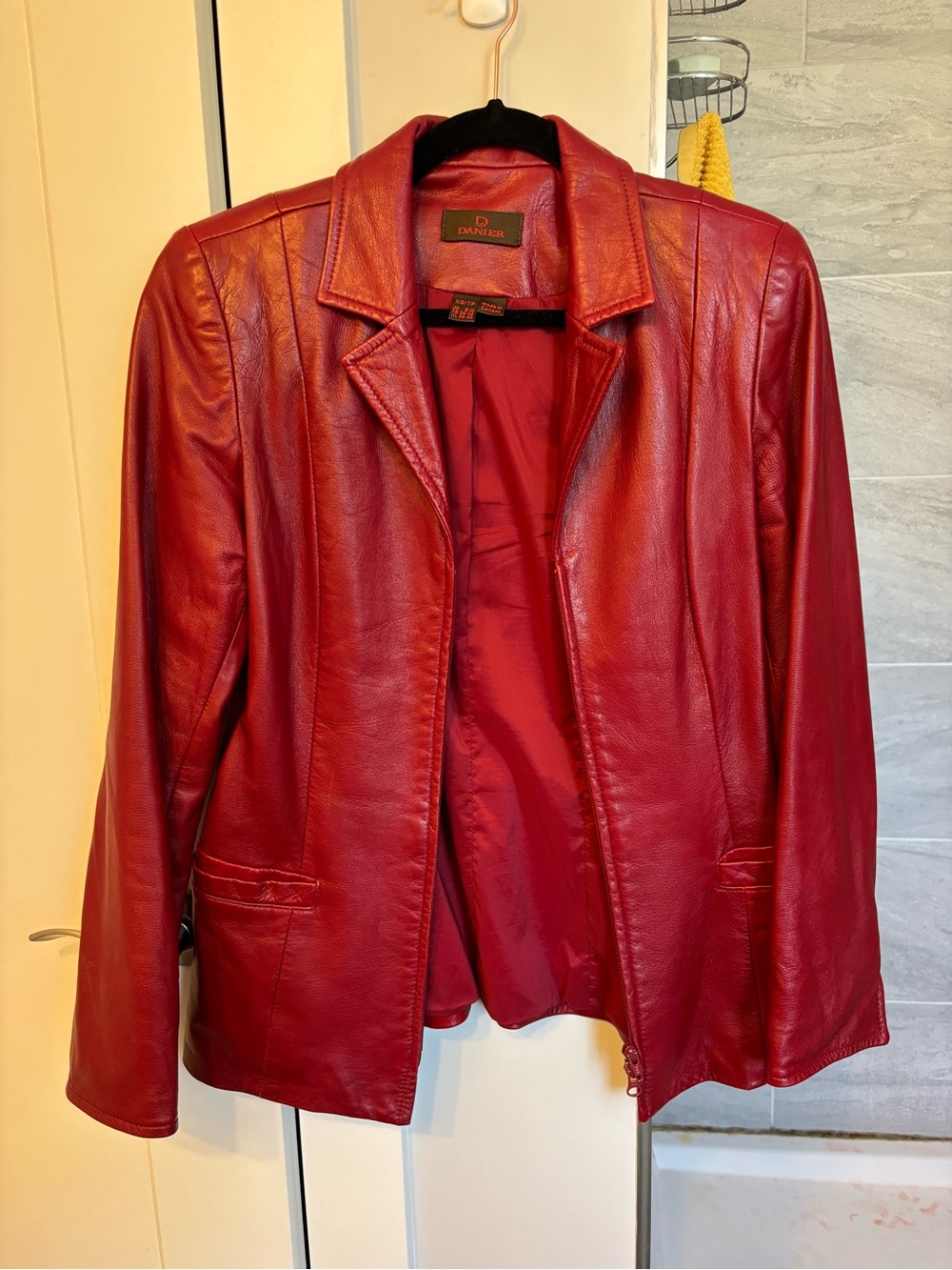 Danier Red Leather Blazer Jacket - Women's Tailored Style size XS